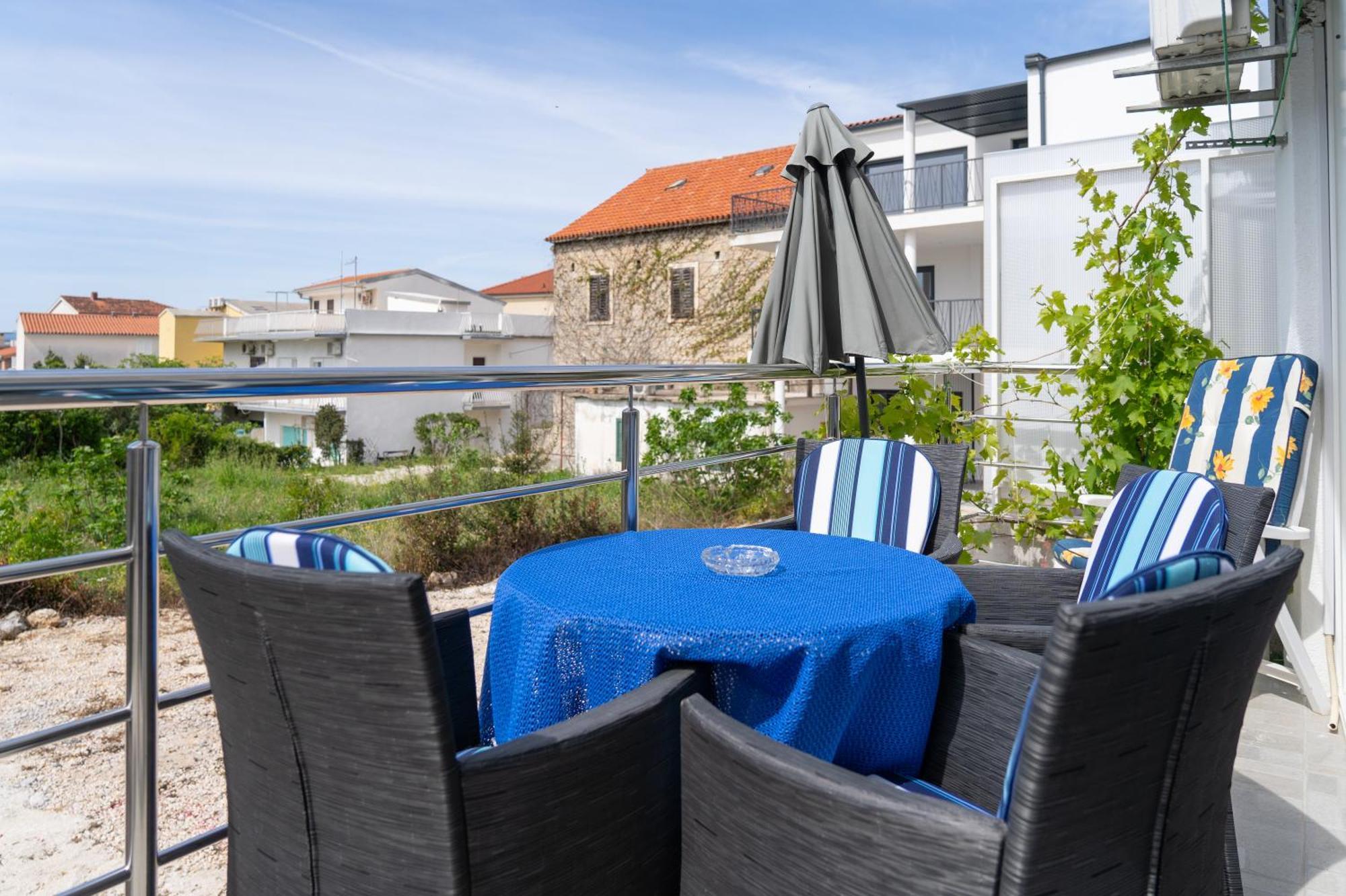 Apartment Kristina Dujmovic Baška Voda Oda fotoğraf