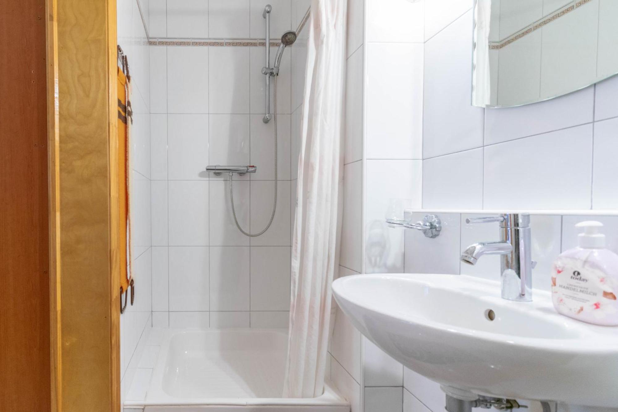 Apartment Kristina Dujmovic Baška Voda Oda fotoğraf