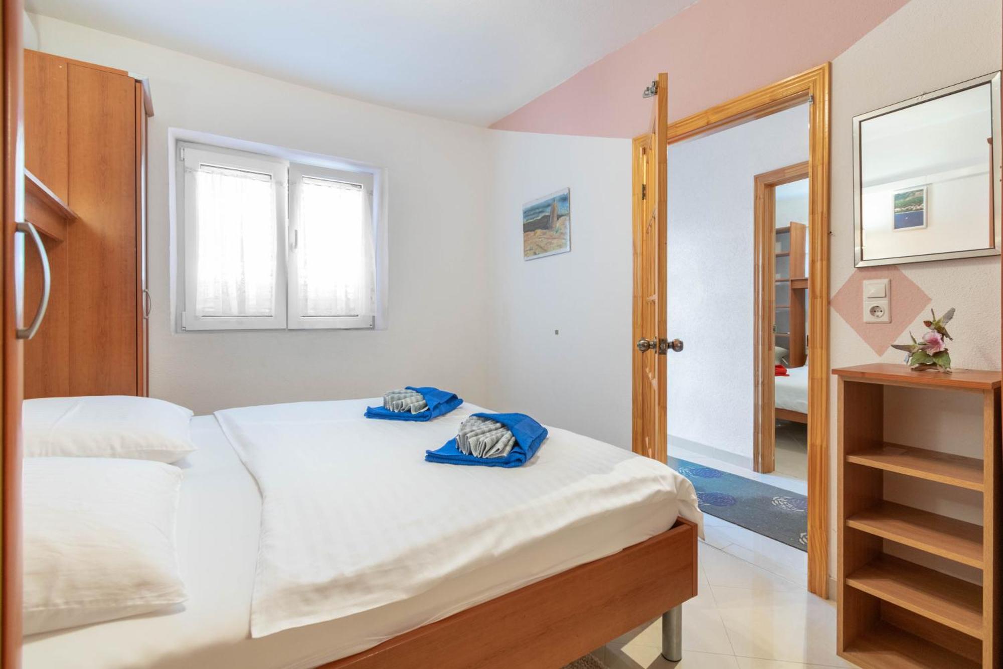Apartment Kristina Dujmovic Baška Voda Oda fotoğraf