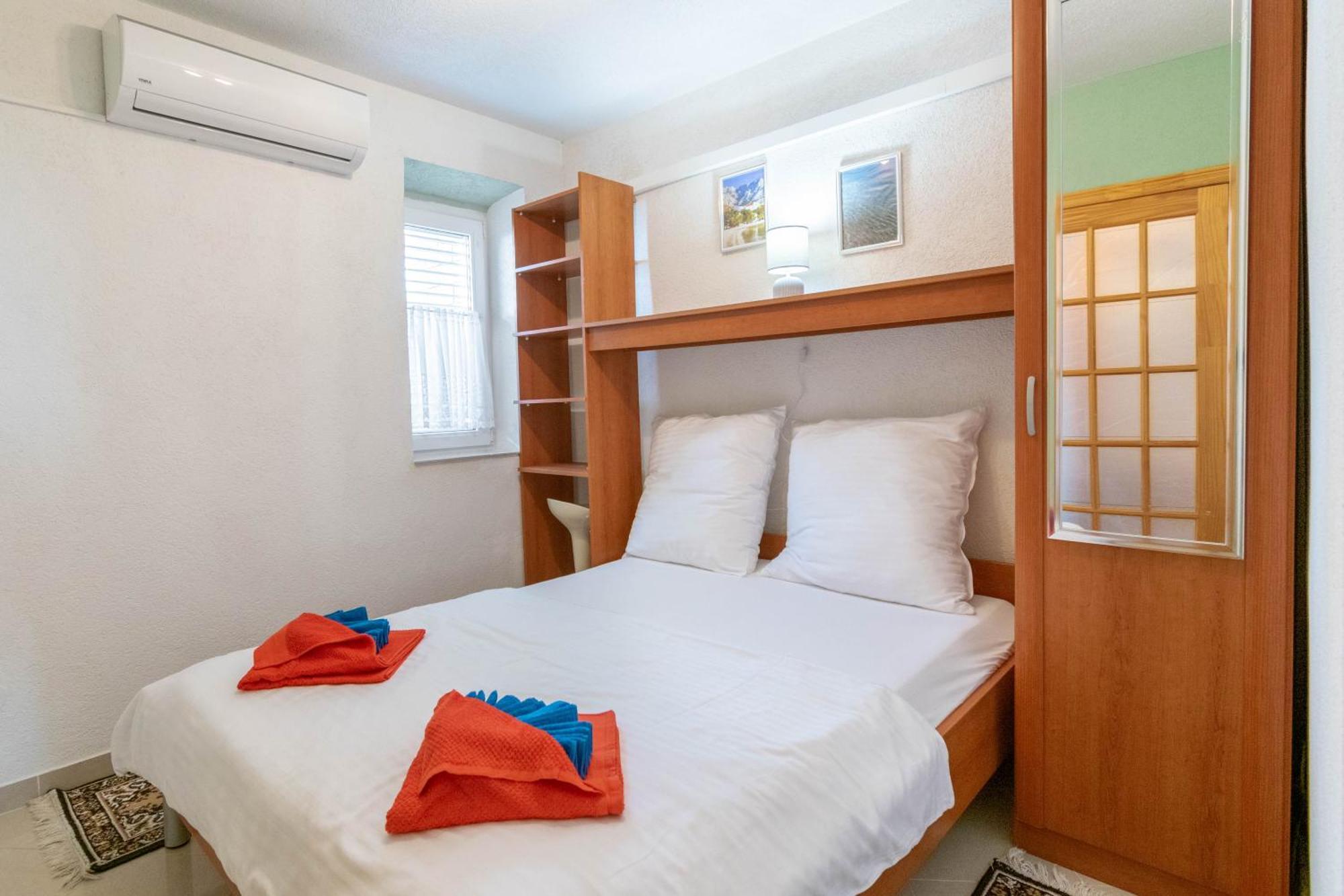 Apartment Kristina Dujmovic Baška Voda Oda fotoğraf