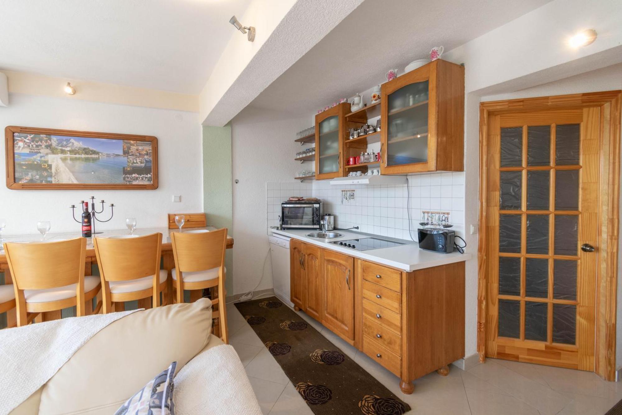 Apartment Kristina Dujmovic Baška Voda Oda fotoğraf