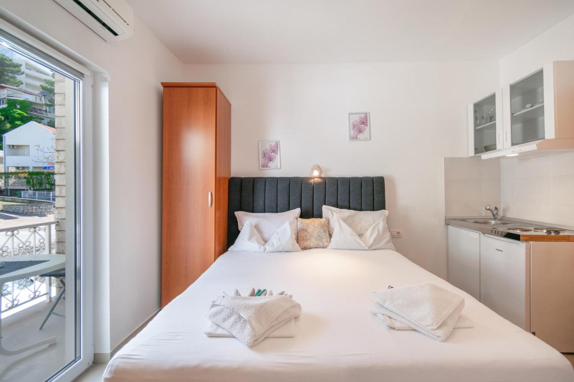Apartment Kristina Dujmovic Baška Voda Dış mekan fotoğraf