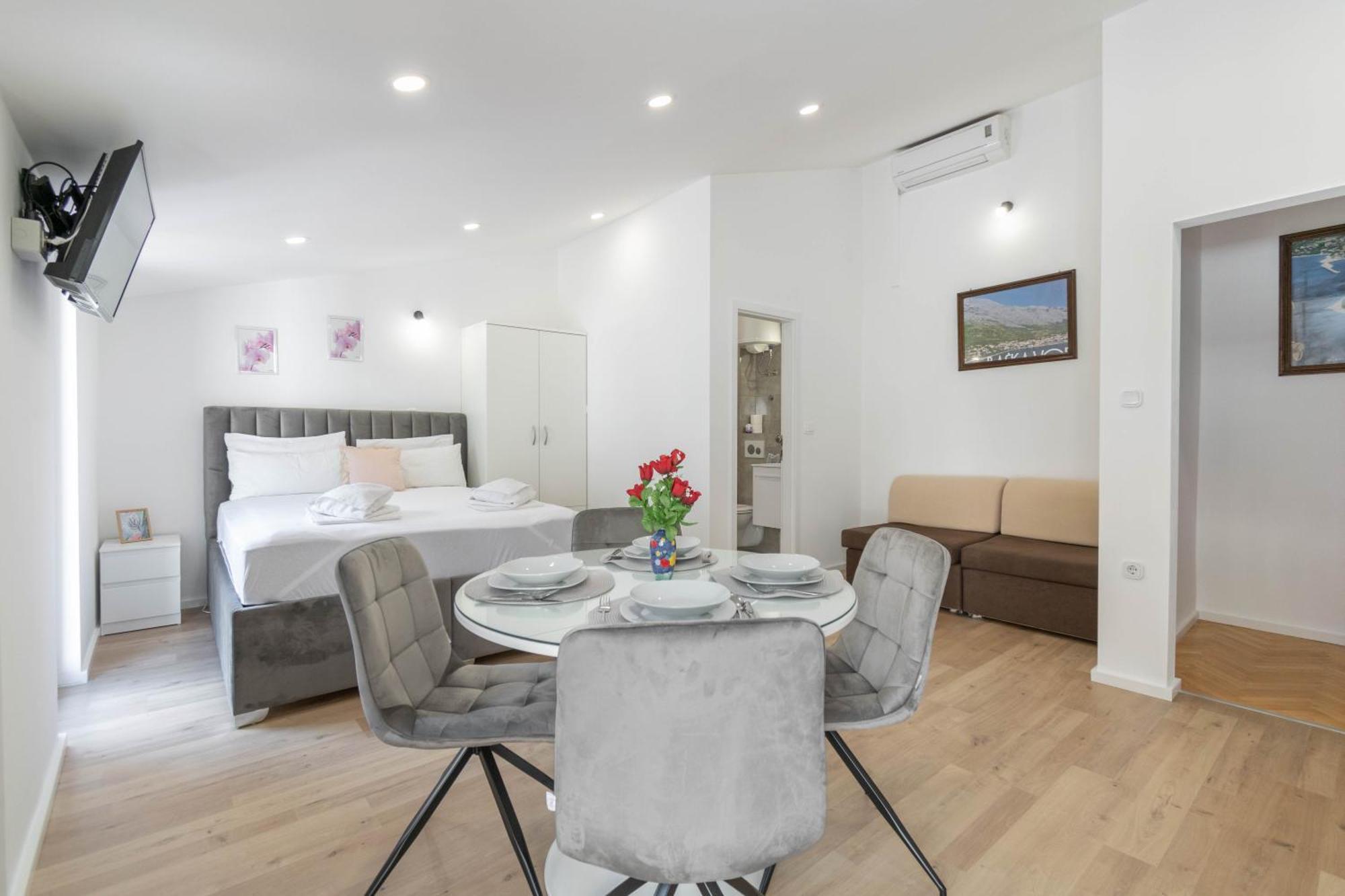 Apartment Kristina Dujmovic Baška Voda Oda fotoğraf