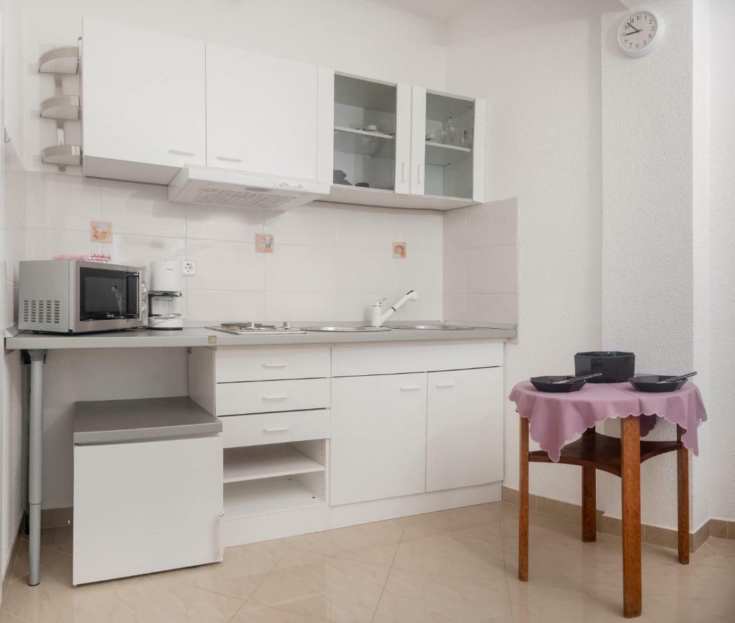 Apartment Kristina Dujmovic Baška Voda Dış mekan fotoğraf